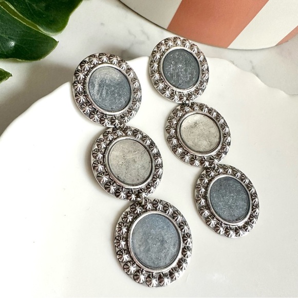 2/$30🌵 Silver Circles Dangle Earrings Boho Western Lightweight Jewelry NEW - Picture 4 of 8